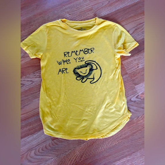 Disney Lion King T-shirt. S. So cute. - Picture 1 of 4